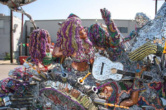 2006_ArtCar_1_Ball 014 